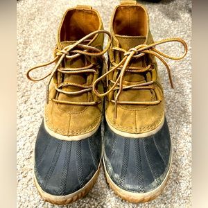 Sorrel Out N About duck boots size 8.5